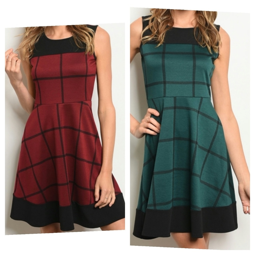Red or Green Dress - Picture 3 of 8